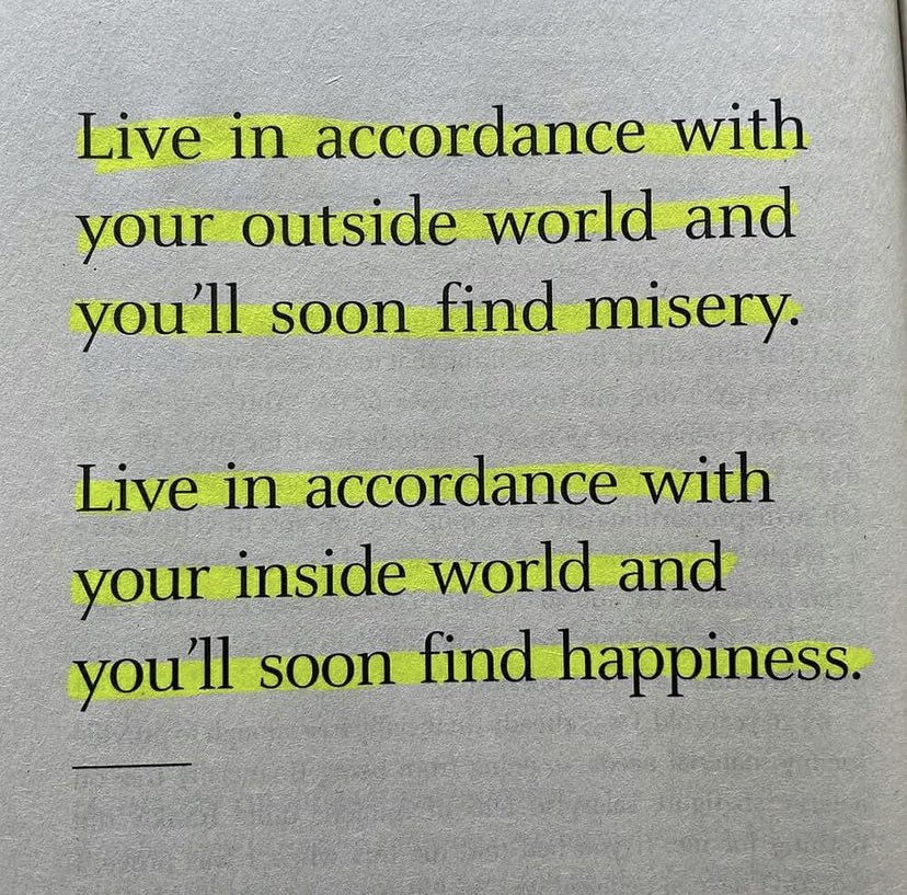 JustLizzy14's tweet photo. #outsideworld #insideworld #Happiness #corona #Omicron https://t.co/6Dw4fOZP0s