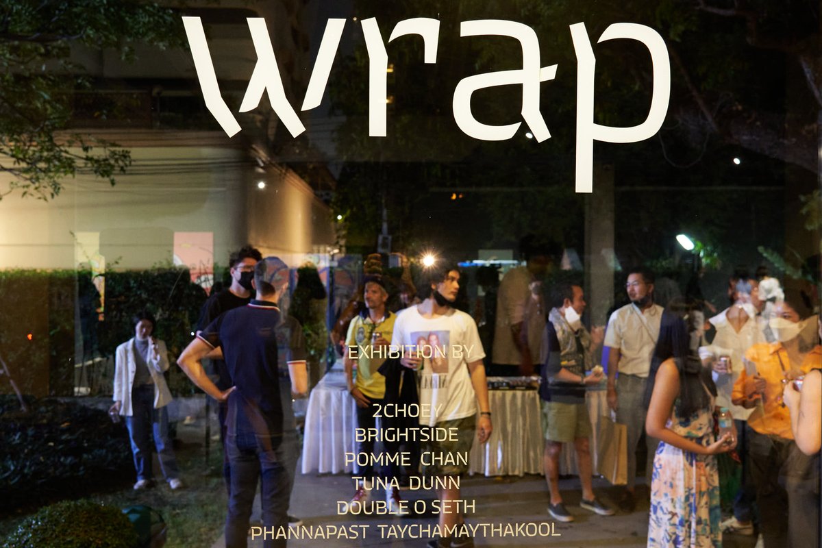 SACBangkok's tweet photo. ผ่านไปแล้วสำหรับงานเปิด #sacwrap นิทรรศการกลุ่มโดย @2choey,@Brightside9998, @pommepommechan,@TunlayaDunn, #DoubleOSeth และ @phannapast ที่ได้จัดขึ้นเมื่อวันที่ 13 ม.ค. 2565 ที่ #sacbangkok วันนี้เรามีภาพไฮไลท์มาฝากกันครับ 🎁🎉 https://t.co/nTcnvkElvS