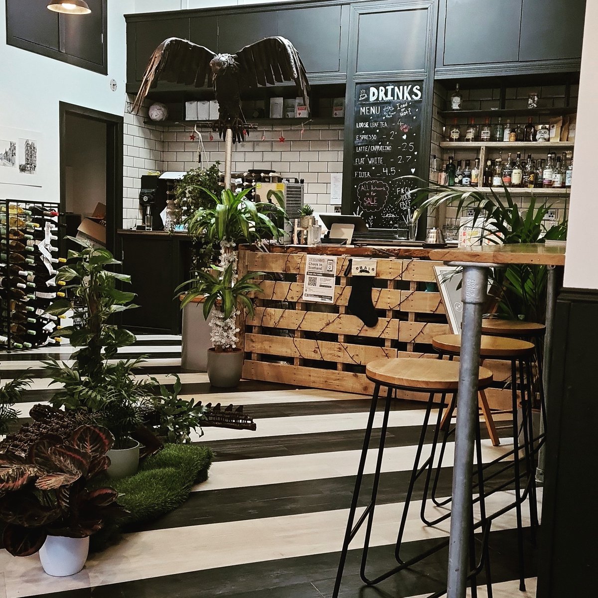 We should really post more often on this page... anyway here is a look at faffless in Aberdeen! Yes it's cute, yes we have some of the best drinks and our staff are pretty cool too