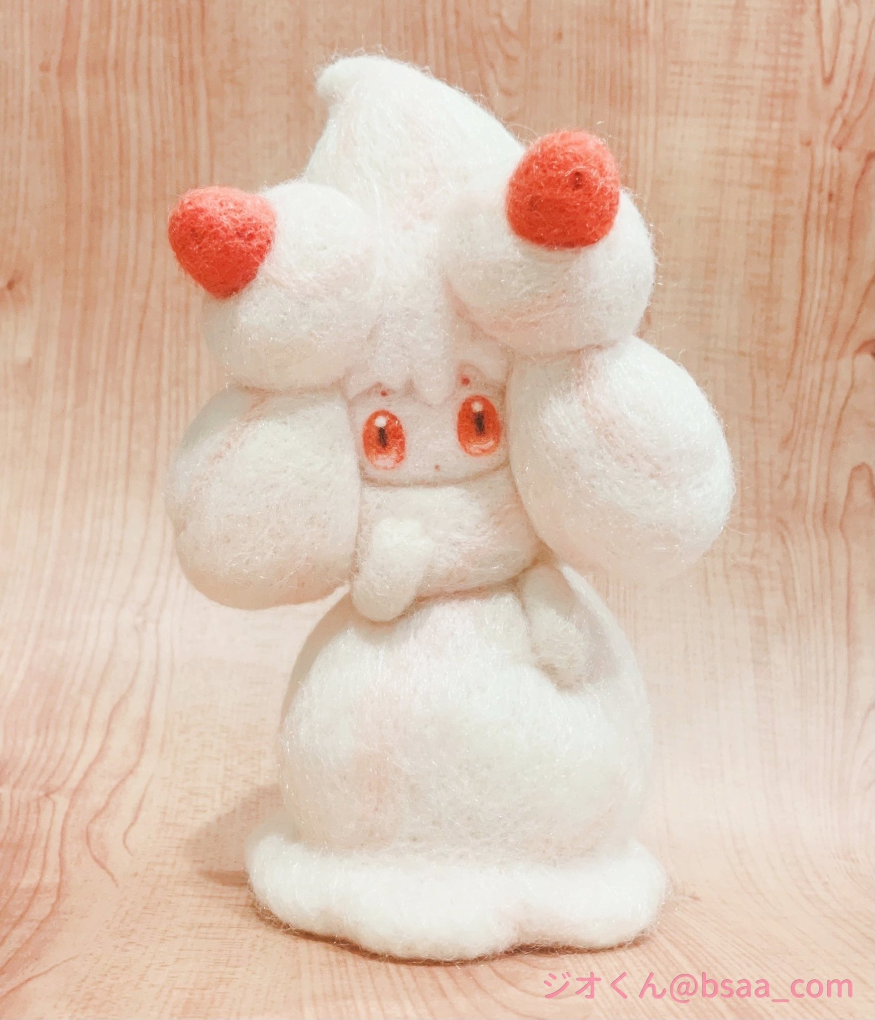 羊毛フェルト しろっぷいちご 羊毛フェルト しろっぷいちご いちごの白い花 羊毛フェルト