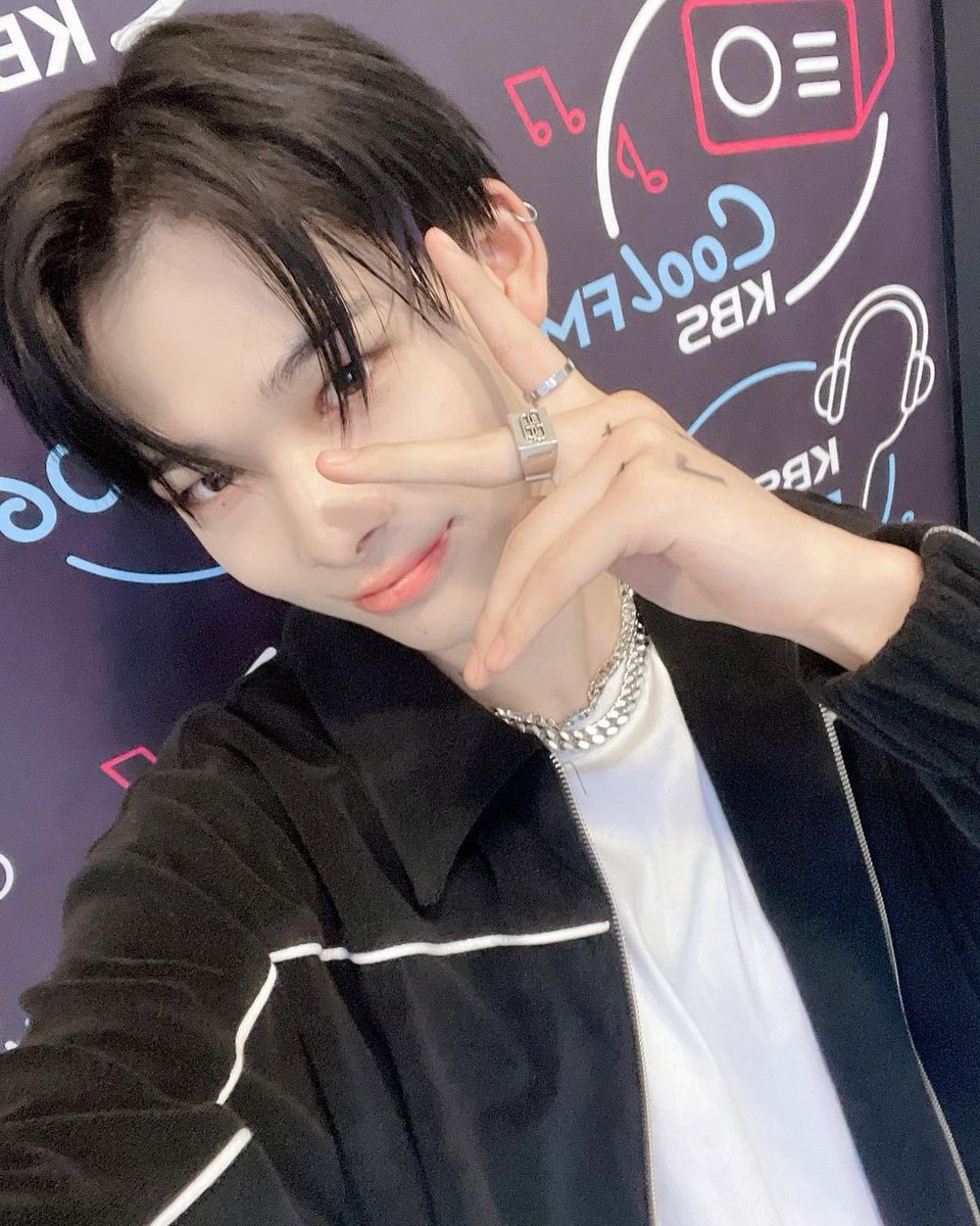 enreminder_twt's tweet photo. ENGENES ‼️ please rt this tweet, let's help increase ni-ki's brand reputation &amp; the social metrics of enhypen.

Note: If this tweet reaches 1K RTs, I will be giving 36 voting tickets for him on whosfan.

#NI_KI #니키 #엔하이픈_니키 #ENHYPEN_NI_KI 
@ENHYPEN @ENHYPEN_members https://t.co/3eHAgRVsyc