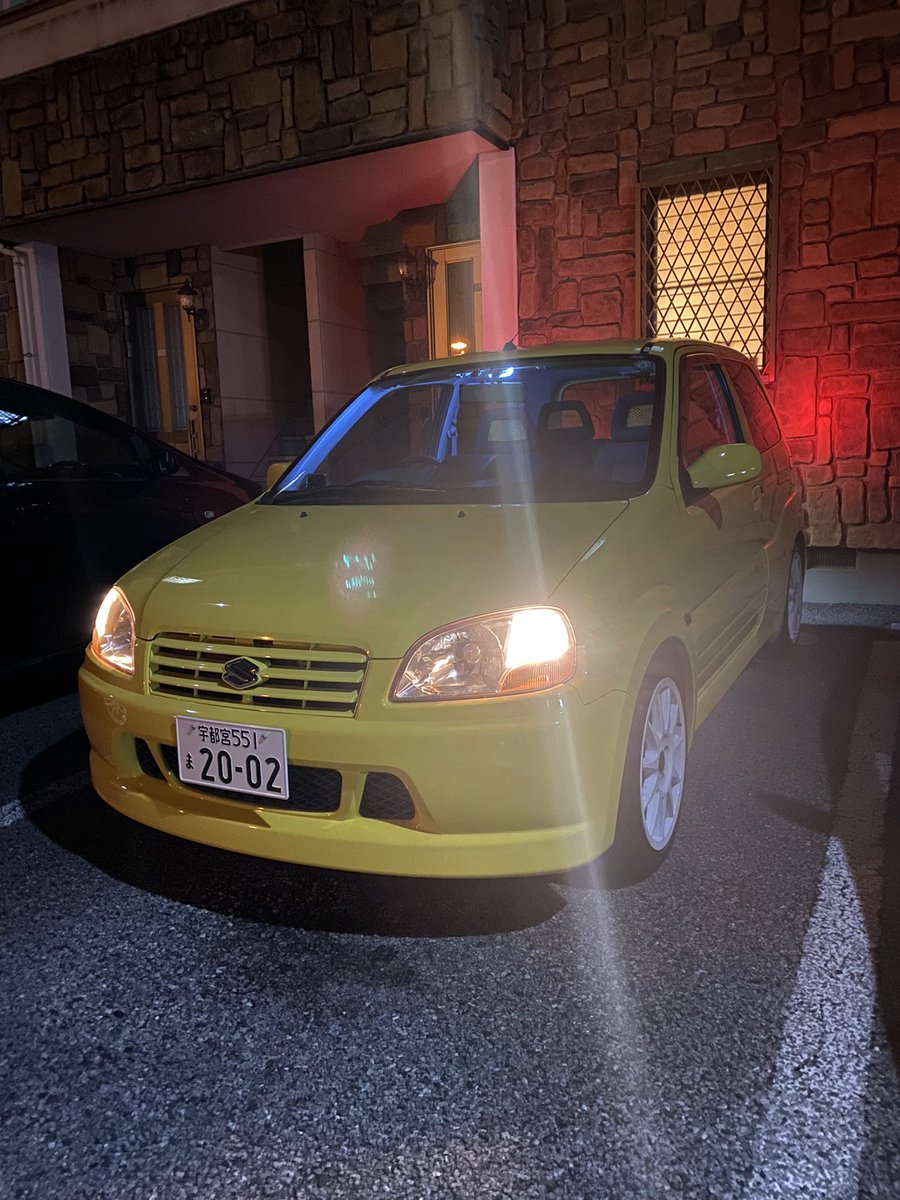 _zc31s_T's tweet photo. 改めて納車報告！！
約2年ぶりにスイフト界隈に戻って参りました！！
納車しましたのはスイフトスポーツ(ht81s)です！
前回は31を乗っていましたが前々から気になっていた81に乗れて幸せです。
これも嫁の理解があっての納車です。
81乗りとして分からないことが沢山ありますがよろしくお願いします！ https://t.co/VgSYPoXSV6