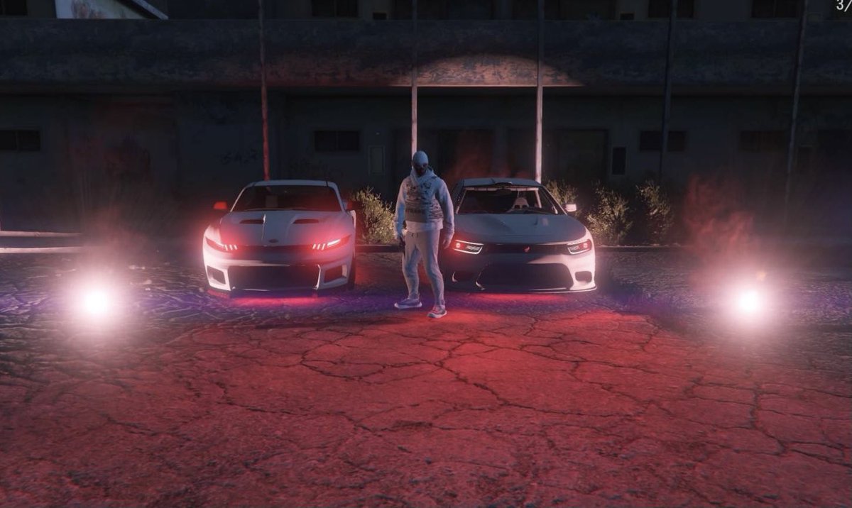 marry_love420's tweet photo. 相方とギャングしてきた✌️
#GTA5 #gtaギャング
 #GTAOnline #GTA5好きな人 https://t.co/RVkoMFw0Em
