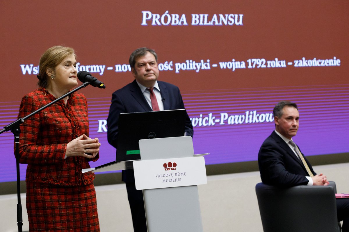 PLinLithuania's tweet photo. 15 stycznia w Pałacu Władców odbył się wykład prof. Richarda #Butterwick.a-Pawlikowskiego, jednego z najwybitniejszych znawców historii politycznej Europy Środkowo-Wschodniej XVIII w., pt. „Rzeczpospolita Obojga Narodów od 3 Maja 1791 r. do 23 lipca 1792 r. Próba bilansu”. https://t.co/4KwHf5gFkz