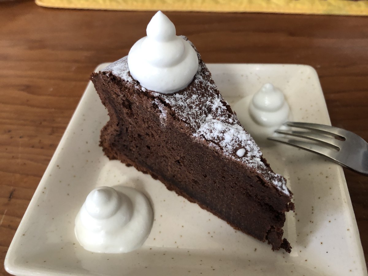 numazu9's tweet photo. 娘が作ってくれたケーキおいちい😋 https://t.co/2veYkuWnar