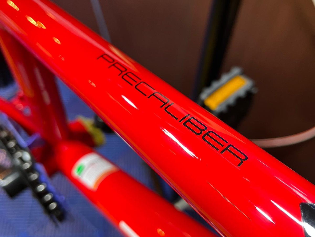 SENSHABicycle1's tweet photo. キッズバイクのツヤがヤバいっす😁

子ども車を扱うのも初めてですし、個人的に子ども車にこんなに本気で向き合ったのも初めてです（笑）

#SENSHAで洗車 #precaliber https://t.co/IA8FejYm8I
