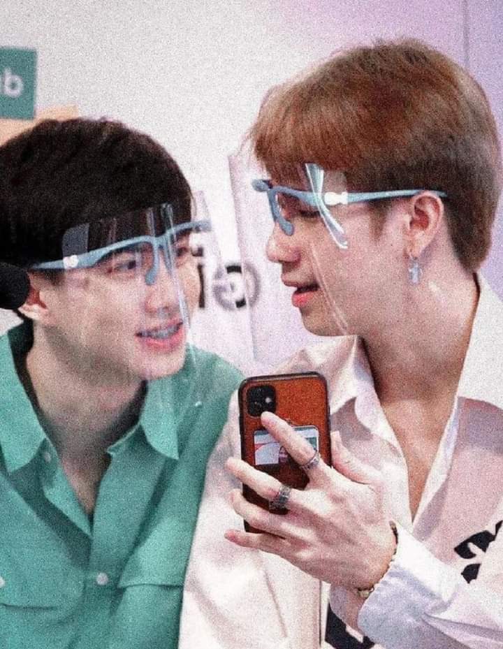 205Aumpa's tweet photo. พร้อมเบนซ์แม่ๆอยากแก้บนแล้วลูก555555🤣🦊🦖 #prompayy #BENZALERT #ANOTHERBOYTJ https://t.co/suMOmbjIg2