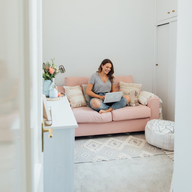 If you are in need of an energy refresh for your WFH life on this Friday morning, I hope that the following tips may be able to help☕💻 

💗You've got this!💗

monicabeatrice.com/how-to-work-fr…