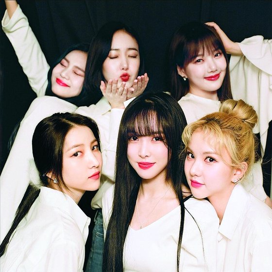 DreiHarteu's tweet photo. -I'm going to post this cuz' i miss my GFRIEND so much ๐ญโค๏ธ-
It's been 7 years mga mahal. Miss ko na kayo. I love you so much :'((
WE ALL HAVE TO MEET AGAIN
#7ogetherWithGFRIEND
#์ฐ๋ฆฌ๊ฐ_์ฌ์์น๊ตฌ_๋_์ฌ๋ํด
#์ฌ์์น๊ตฌ_7์ฃผ๋
_ํ๋ค๋ฆฌ์ง_์์ํ
๋ https://t.co/7Dl1awWgo8