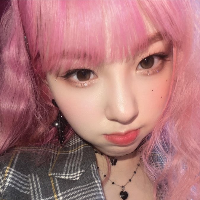 0200FEED's tweet image. kim's today!