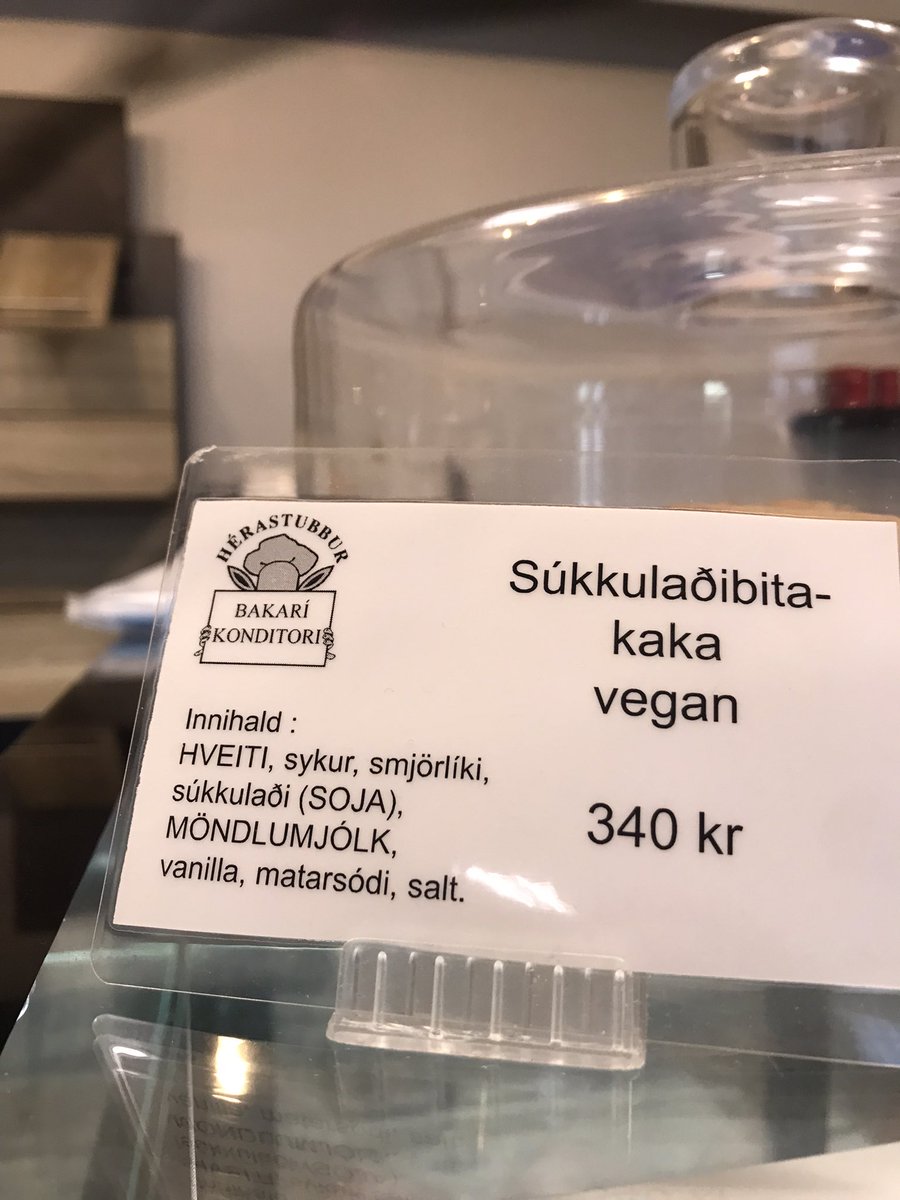 Hérastubbur bakarí appreciation tweet!🙏🏻 Frábært vegan úrval, dúnmjúkar ostaslaufur, ferskt og gott bakkelsi og merkingar allar til fyrirmyndar!☘️