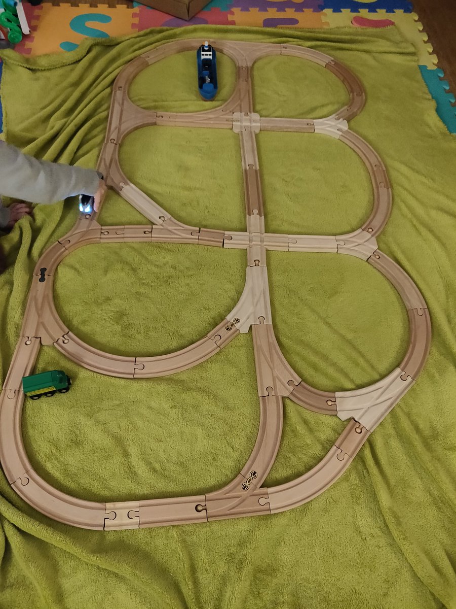 Toy Train Tracks tweet media