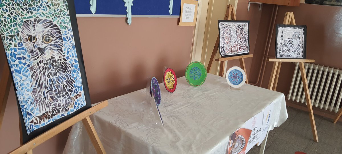 Yürütücülüğünü okulumuz öğretmenleri Pınar Sezgin ve Kani Dinger'in yaptığı "Gelenekten Geleceğe Sanat"isimli E-Twinning projesi kapsamında Hatay BİLSEM'den birbirinden değerli eserlerle buluştuk. Emeği geçen herkese teşekkürler🎨
<a href="/KaleKaymakamlig/">Kale Kaymakamlığı</a> <a href="/kalemem20/">Kale İlçe Milli Eğitim Müdürlüğü</a>