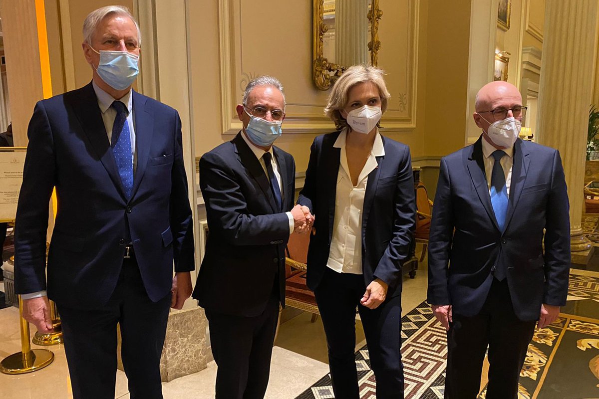 AverofCY's tweet photo. Συναντήθηκα χθες με την υποψήφια του Ρεπουμπλικανικού Κόμματος για τις Γαλλικές Προεδρικές Εκλογές, κα Valérie Pécresse, συνοδευόμενη από τους @MichelBarnier &amp; @ECiotti. Ενημέρωσα για τις εξελίξεις στο Κυπριακό κ συζητήσαμε για τις προκλήσεις που αντιμετωπίζει η #EU. https://t.co/Afy4A5MZGV