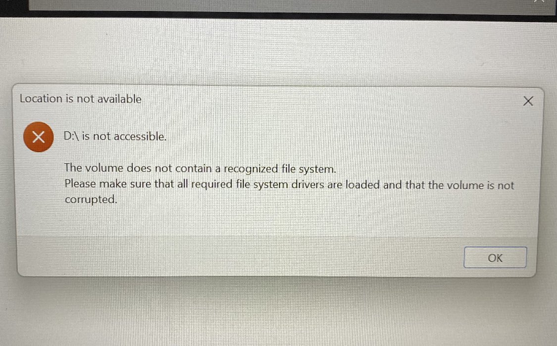 johornby777's tweet image. Calling all #twittered #tech people- any idea what this means #harddrivecrash #harddrivebroken 😭😭😭please RT to all possible #techexperts as my whole life’s work including my #phd is otherwise lost for ever 😱😱😱😭