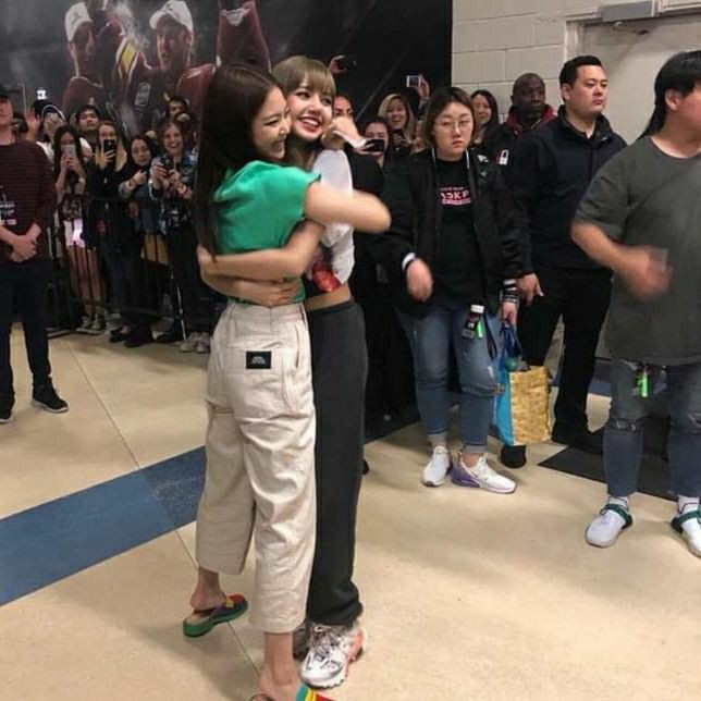 tinylisapics's tweet photo. Happy birthday to this loving and talented girl! Thank you for always being there for our lili, may all good things come your way ❤

#OurStarJennieDay 
#빛이나는제니_오늘제일빛나
HAPPY BIRTHDAY JENNIE https://t.co/wk6fLIrbOt