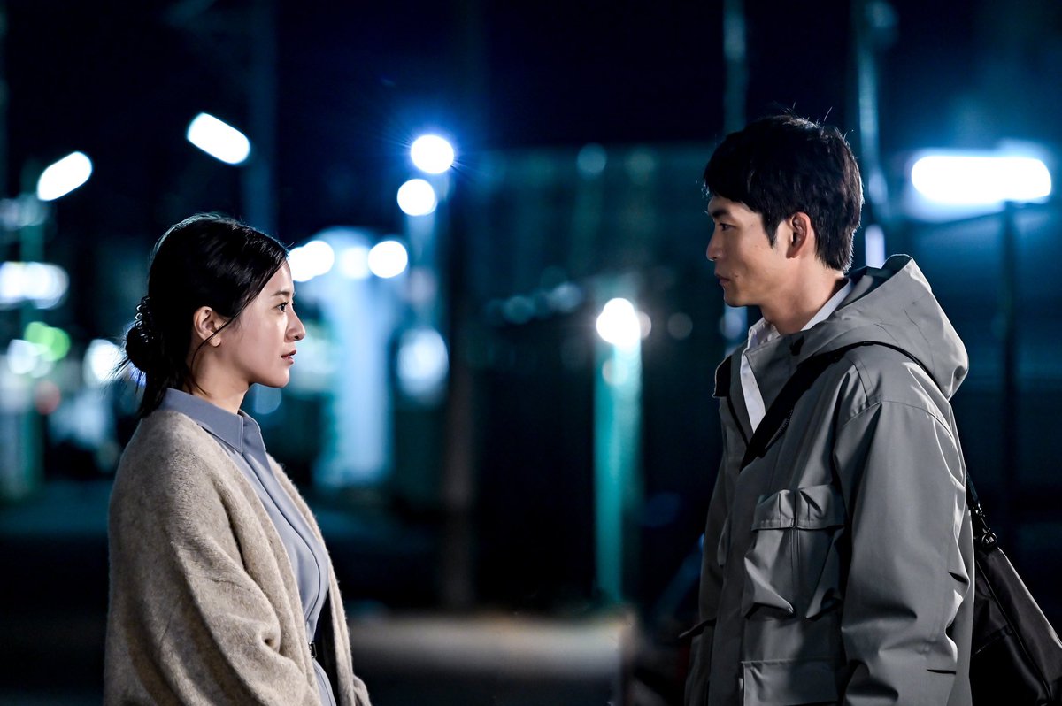 일드 최애 여러분 왓챠에서 10화까지 올라온 최애를 아십니까 이제 한번에 볼 수 있습니다.. 지난 4분기 저의 과몰입 드라마 자막으로 같이 봐요😭...