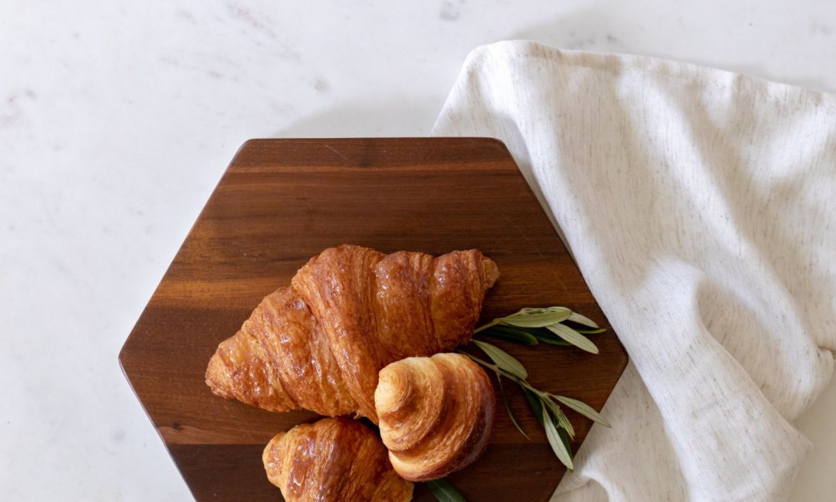 Hello! Are you part of the Croissant Reading Club? 🥐🤍 Subscribe to receive your weekly instalment of enjoyable links, ideally enjoyed with croissants and a mug of something yummy in hand ☕ > 
view.flodesk.com/pages/5ff472bb…