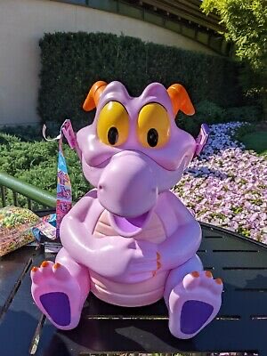 GottaGoOrlando's tweet photo. Fair play to Disney for creating as much, if not more hype for a $25 plastic popcorn bucket than a multi million dollar new ride! 👏

So we can look forward to more new buckets and less new rides!
  
Oh and did you notice the bucket never sold out, even with long lines? 

#EPCOT https://t.co/p17seJVlYn