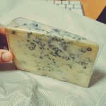 食べると変な夢を見る？!スティルトンチーズを食べた結果!
