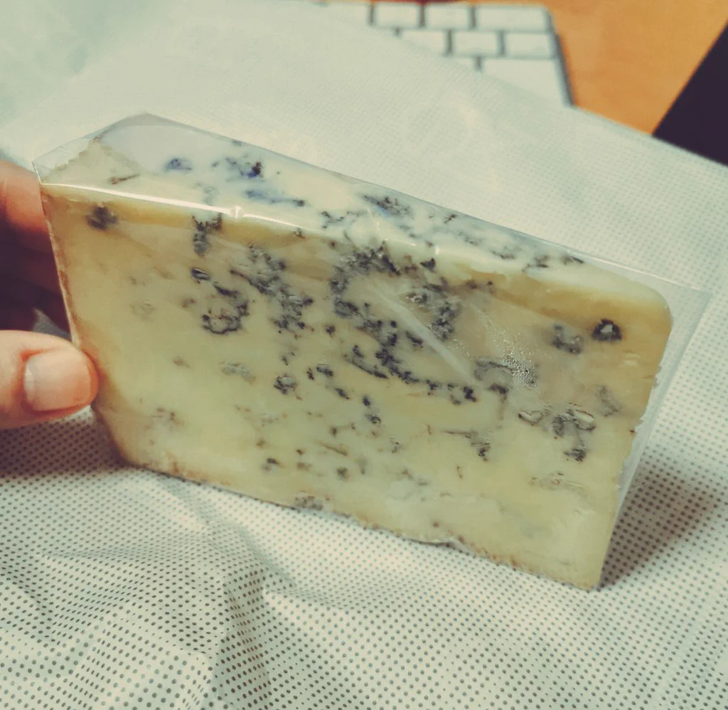 食べると変な夢を見る？！スティルトンチーズを食べた結果！