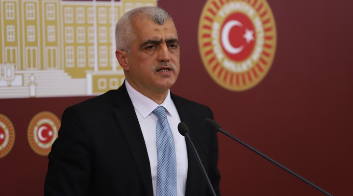 KronosHaber's tweet photo. Gergerlioğlu’dan 'cezaevinde yemek, elektrik ve cenaze ücreti alınmasın' teklifi    
https://t.co/mBN9kVN2NN https://t.co/ZdMXHZZuh7