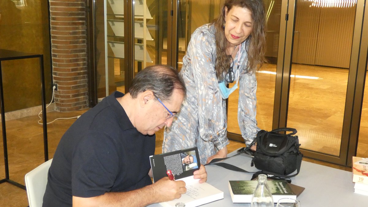 felixgarciahern's tweet photo. Con enorme dolor  me entero del fallecimiento de Gema @mgmamg. Gema, miembro del prestigioso grupo literario #yincaneras , ha sido una de la más importantes reseñistas de novela de nuestro país, a traves de su blog leyendobajolaluzdelaluna.blogspot.
Día muy triste. https://t.co/k1XPtQPJvg