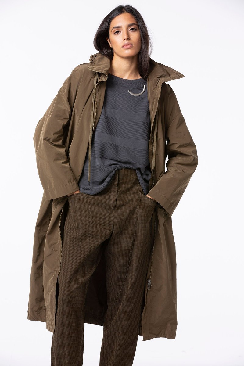 NEW IN * NEW IN * NEW IN *

The water-repellent coat Chilena in a midi length has been made from a sporty outdoor material. 

Shop OSKA® Coat Chilena 202
,
,
,

#OSKA #ISCHIKO #Newin #SS22 #SpringSummer22 #Sustainable #Slowfashion #SALE #Re.fashion #refashion