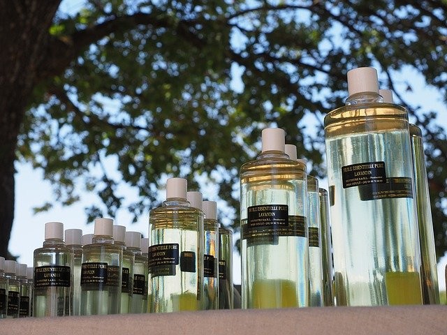 PropiaSalud's tweet photo. Photo By Hans | Pixabay - via @Crowdfire
#lavenderoil #fragrance #tosmell #massagem #perfume #therapy #massage #aromatherapy https://t.co/i1J4MtHjq6