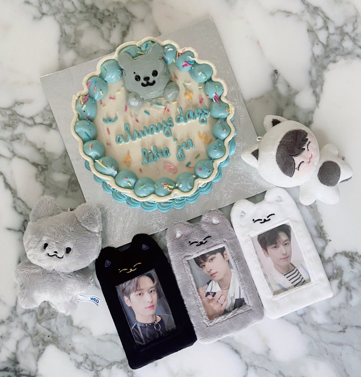 forjujae's tweet photo. always days like ju with fellow jjyubis 🤍 happy juyo day!!! 🤖🎂

#HAPPYJUYEONDAY 💙
#내_인생의_주연_생일축하해
#맛있겠짛_주연앟 https://t.co/P9qSkrY5b0