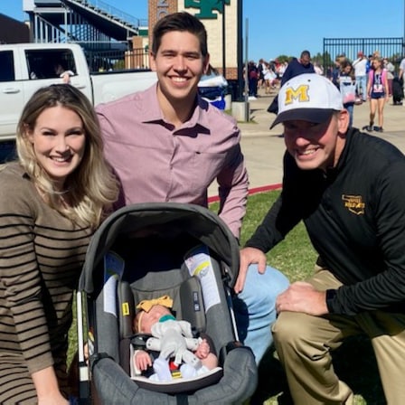 BrandonJacks73's tweet photo. Happy birthday to my nephew @Sam_Bond10 . He has been clutch for @MadillWildcat @HoopsMadill @MadillFootball @MadillBaseball as district champ, conference champ, but he's a life champion because he loves his wife @KarleePayton and his daughter Monroe https://t.co/bllkogqpHK