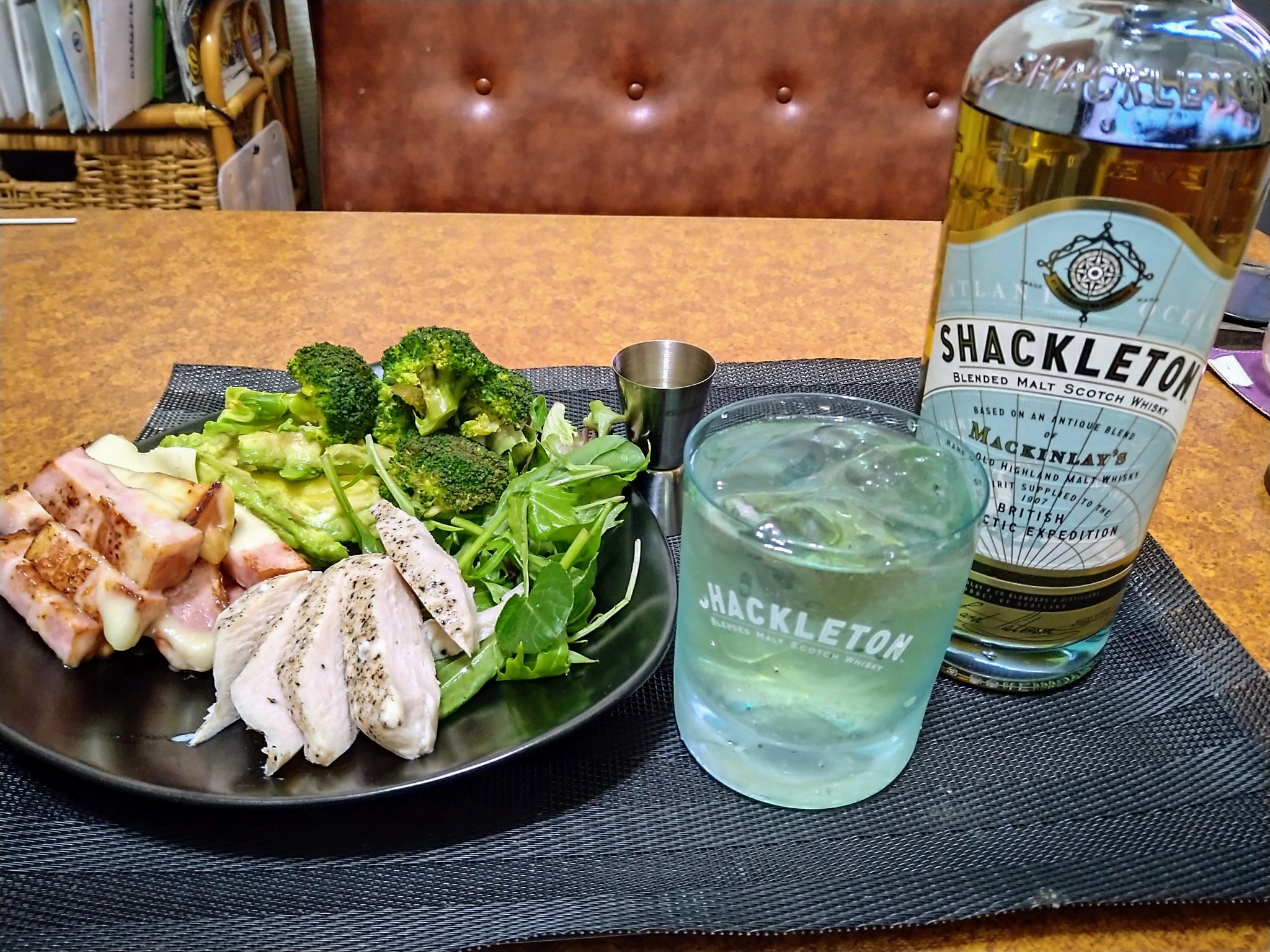 ハイボールいつも お疲れ様です 食べ物 賞味期限 昨日だ アウト でも美味しく 食べます シャクルトン ラベルにリチャード パターソン のサイン 美味い ハイボール シャクルトン リチャード パターソン T Co 8ylc2xxksn Twitter