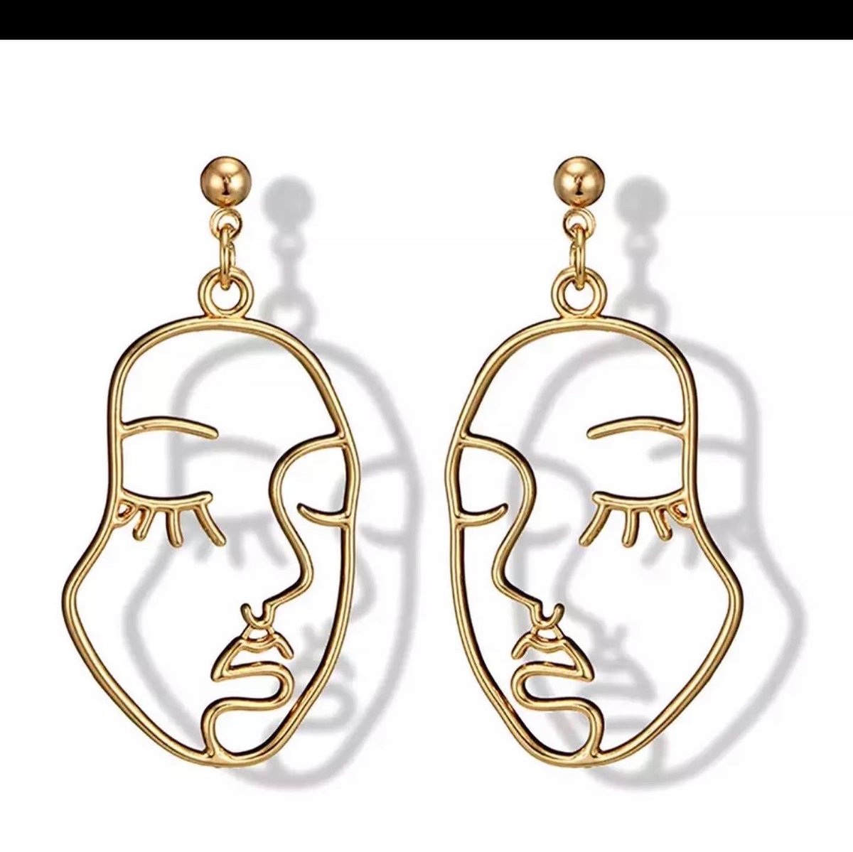 Ax_and_E's tweet photo. A thread of No Piercing / Clip earrings available for sale✨

1. https://t.co/90R0O4nZpZ