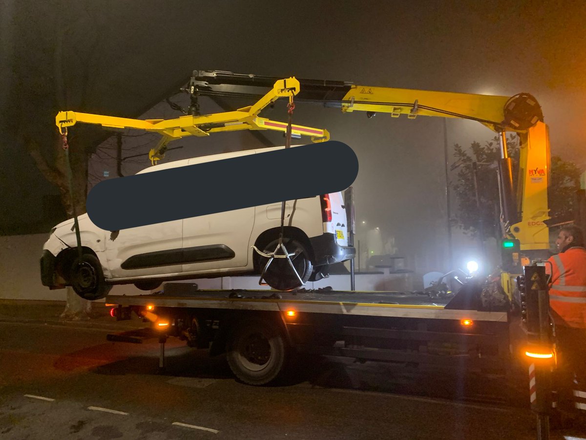 MPSSpecials's tweet photo. 15 North East Specials covering Waltham Forest and Newham until early hours of the morning. Working alongside our partners and stakeholders from parking and enforcmemt. Volunteers engaging with our community.#myotherjob #NEtaskforce https://t.co/gd8uX9ijpJ