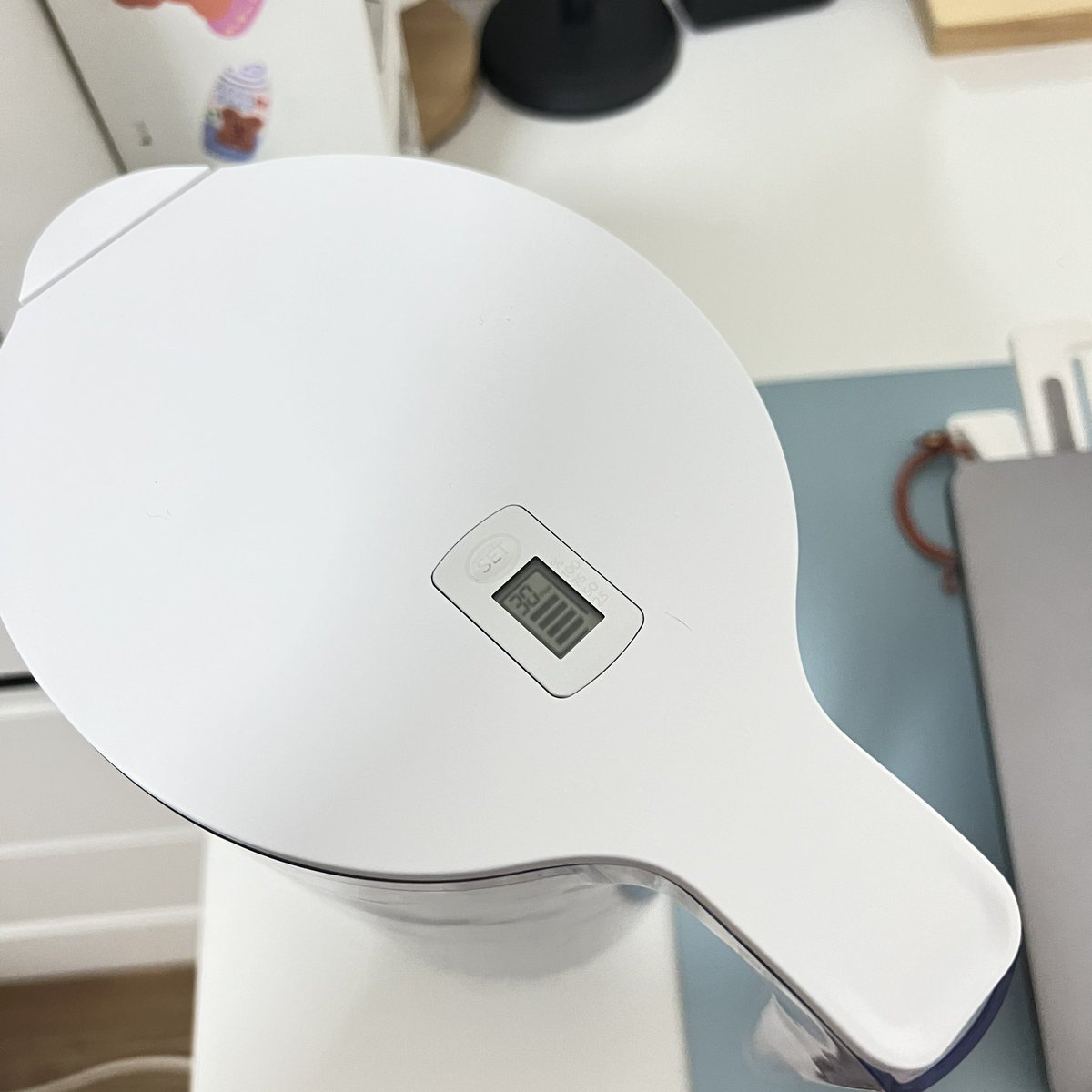 ได้เหยือกกรองน้ำใหม่มาลองเป็นของ philips   คือเขากรองสารตะกั่วได้ 99% หน้าจอเป็นดิจิตอล กรองได้ 3 ชั้นเลยนี่แม่เอาไปกรองใส่น้ำประปาเวลาทำกับข้าว น้ำไม่มีกลิ่น สะอาด ปลอดภัย เวอรี่กู้ดด