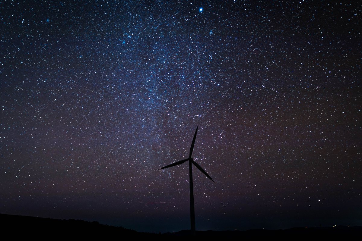 『時空計』 静寂な夜 時は止まり、時を刻む 星はいくつ存在するのだろう… 目に見えるもの 目に見えない輝き