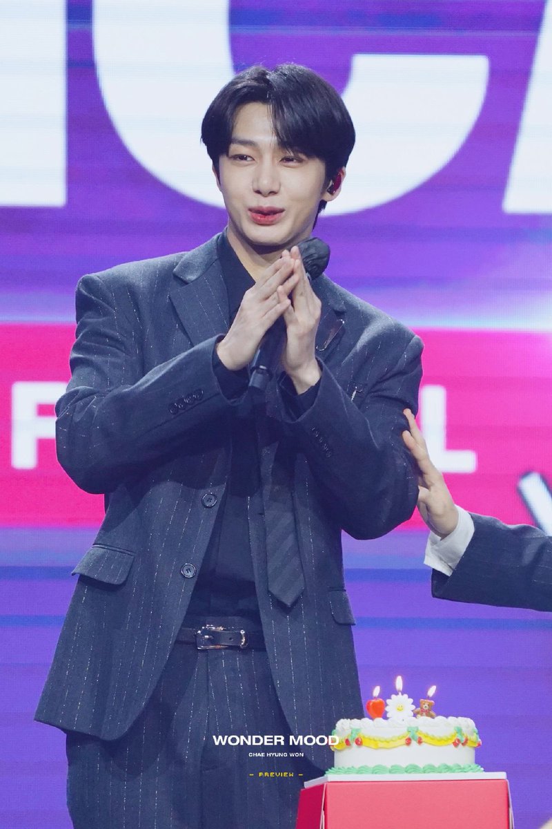 wondermoodhw's tweet image. 220115 preview 
#형원 #HYUNGWON 
#몬스타엑스 #MONSTA_X

ㅋㅋㅋㅋ생일축하해🤍🤍🤍