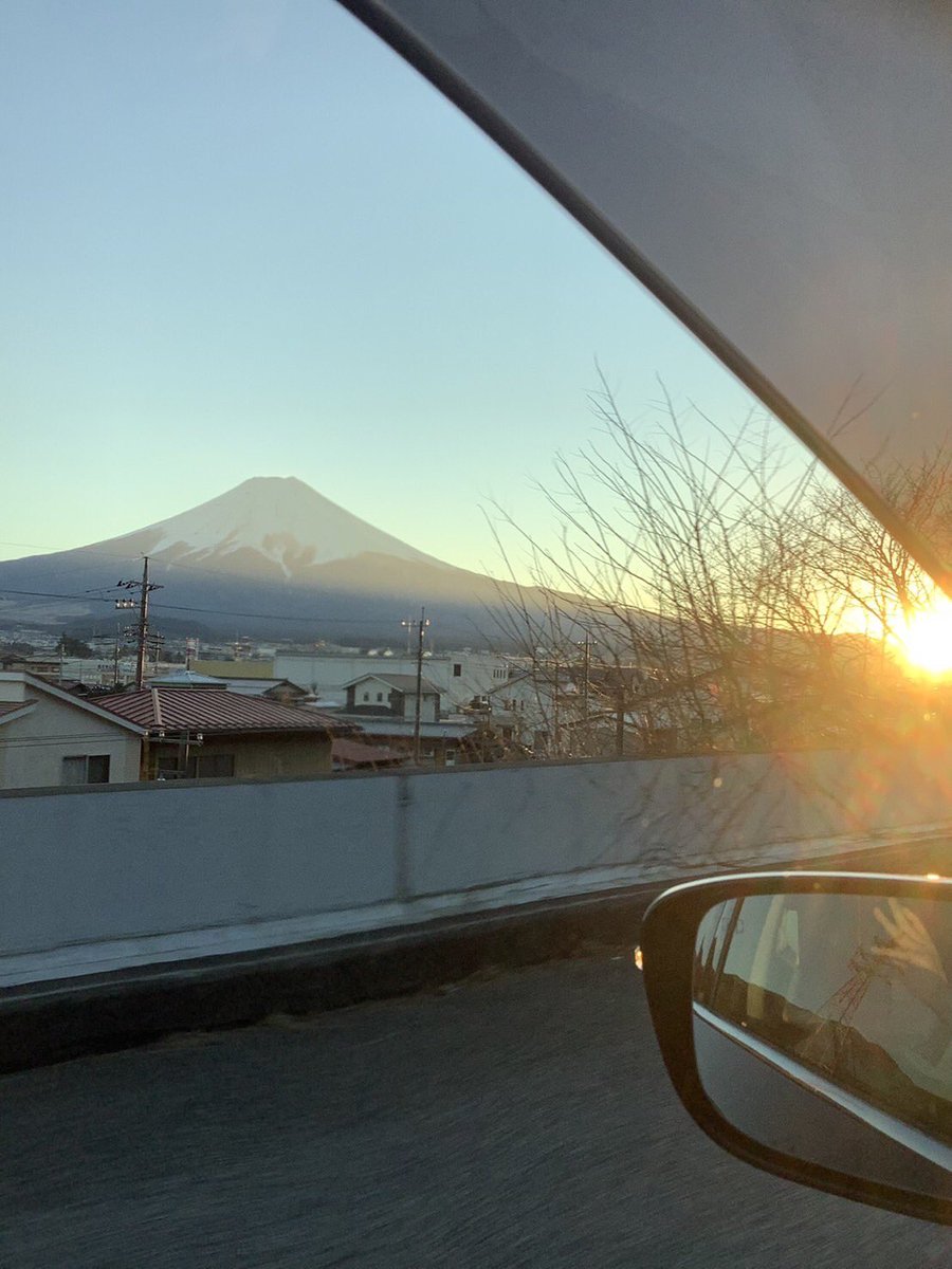 先日、小野(D)さんの車でサウナに行った時に撮った夕景…ああ、早く登りたいっ！！🗻😭 