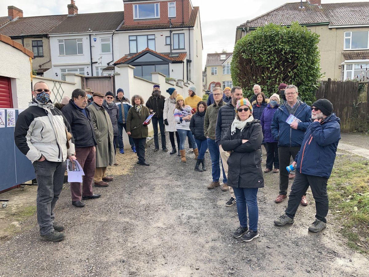 EdPlowden's tweet image. Meeting local residents today who all agree that the number 2 route proposals will adversely affect the area around Perretts Park. And that do nothing is not an option. We have encouraged everyone, as a first step, to respond to the consultation. travelwest.info/projects/a37-a…