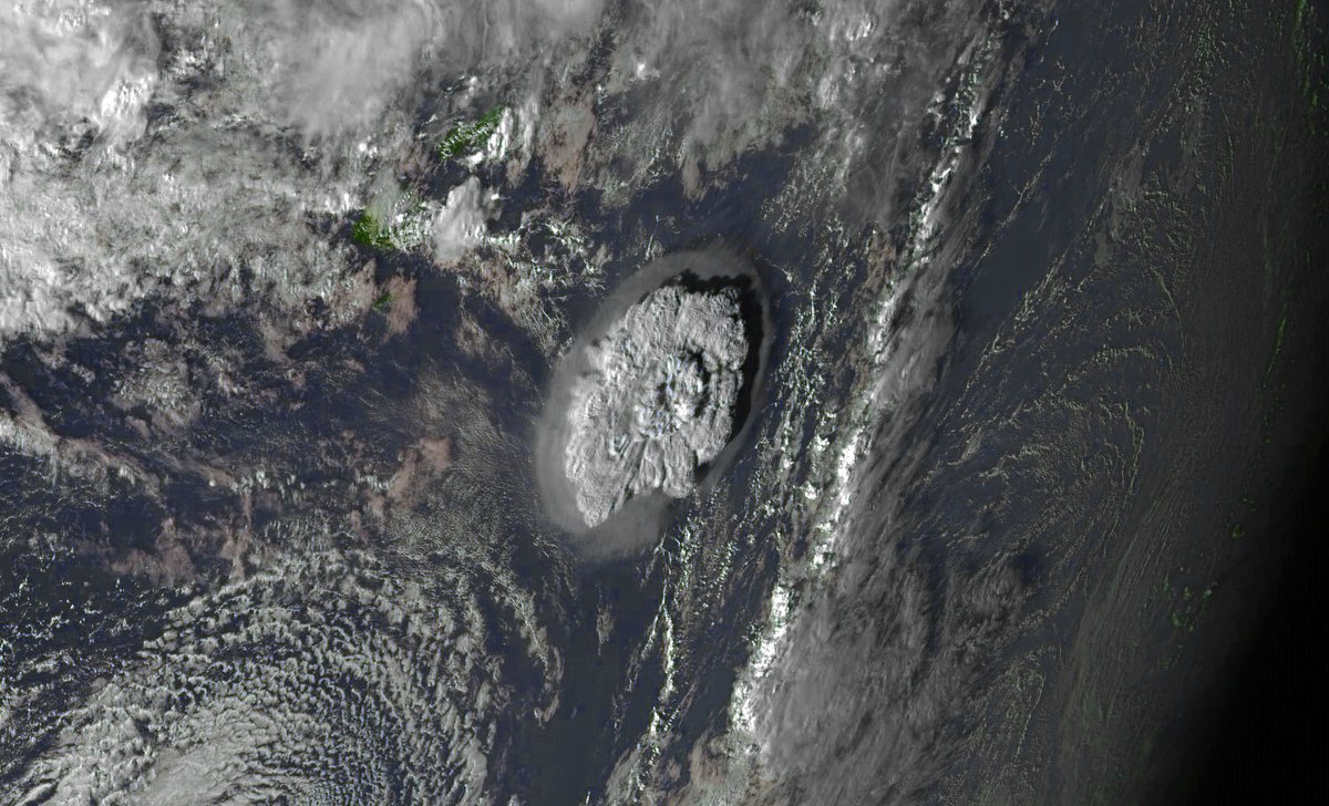 Best resolution I can get of the Tonga eruption. Himawaricast, Kencast, Xrit2pic.