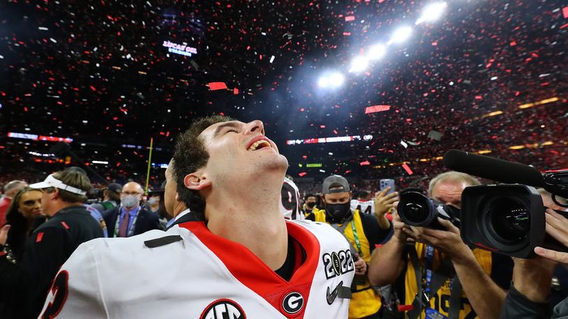 𝙂𝙀𝙏 𝙐𝙋, 𝙄𝙏'𝙎 𝘾𝙀𝙇𝙀𝘽𝙍𝘼𝙏𝙄𝙊𝙉 𝘿𝘼𝙔⁠ ‼️

A special group of Damn Good Dawgs

Doubter dismissed 👋 
Mail Delivered 📬
Drill Finished 🏔 

If you’re in Athens, give them an extra loud cheer for me 🇬🇧🔜🇺🇸 

Cheerio &amp; Go CHAMPS! 🏆 

#GoDawgs #NationalChampionship
