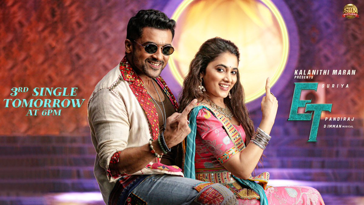 asfc_offl's tweet photo. • #SummaSurrunu Is Releasing Tomorrow 6 PM!! Get Ready For Celebrate😉💥

#EtharkkumThunindhavan  
@Suriya_offl #VaadiVaasal https://t.co/cRh4ZtX5FC