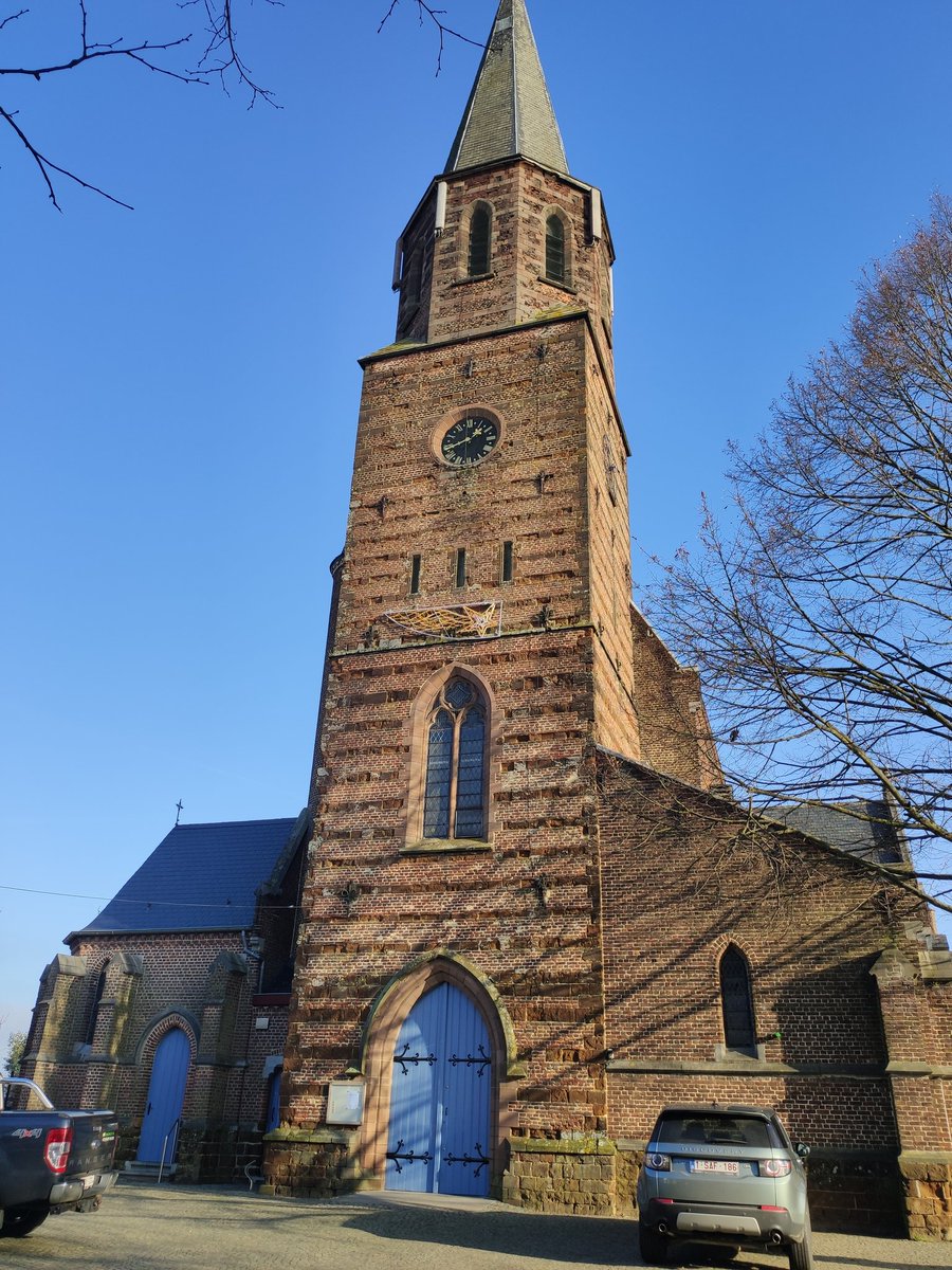 rob_televisie's tweet photo. Maandag 24 januari starten restauratiewerken aan Sint-Hubertuskerk in #Schaffen. Stabiliteit van toren wordt hersteld en gebouw wordt opnieuw waterdicht gemaakt. Werken kosten 610.000 euro en zullen 6 maanden duren #robnieuws #robtv https://t.co/k35nRFtcPL