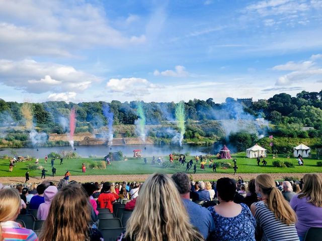 Fina and The Golden Cape returns for #2022! 🐎

Every Saturday afternoon from 6th - 27th August this #summer. Sign up to our e-news to be notified when tickets go on sale: bit.ly/3HFne81 

📸 Taken by sapphirehalll &amp; eccentricengland on Instagram 

#WhatsOn