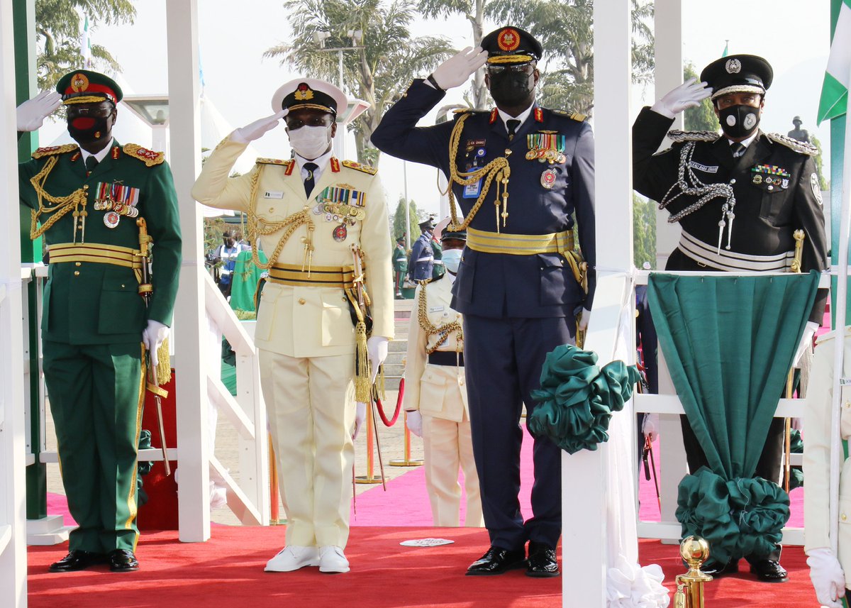 DHQNigeria's tweet image. Picture Story: Service Chiefs #ArmedForcesRemembranceDay2022 #LoveForCountry #Fallenbutnotforgotten