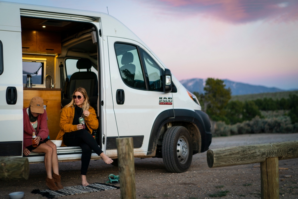 Beer season.
Van season. 
Friend season.
Flannel season.

The Orcas flannel. Tap in photo.

#goodsforthewoods #fayettechill