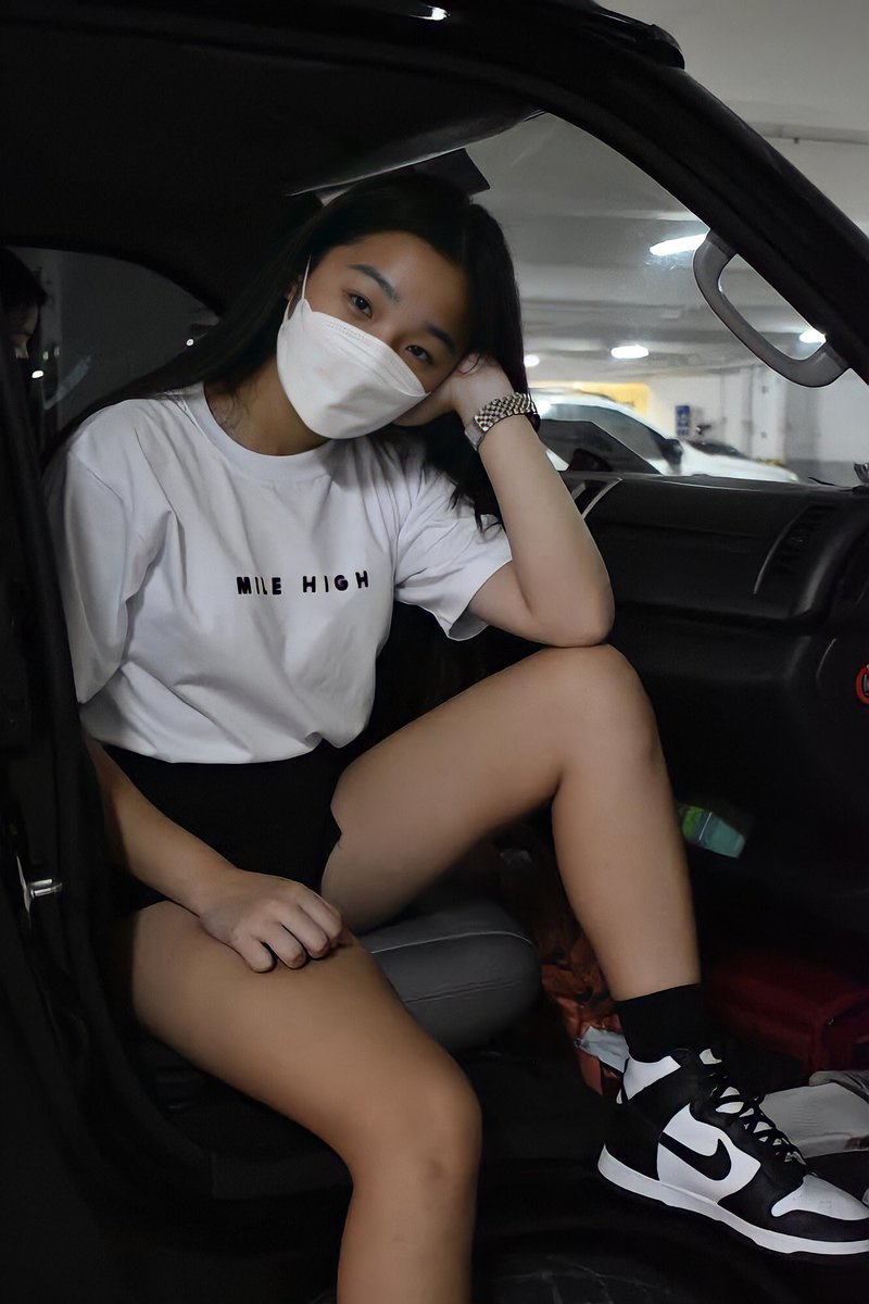 milehighcl's tweet photo. Tell a Friend Now! ✨

Mile High® “Minimalista” Version 2.0

(WHITE COLORWAY)

₱449 / Sizes: S-XXL

ON-HAND!

No Cancellation of Orders! 10% Discount to the First 10 Buyers! 💥

In Frame: @ysarellosa 

#MileHigh
#WearYourSuccess https://t.co/weCoEgI5lS