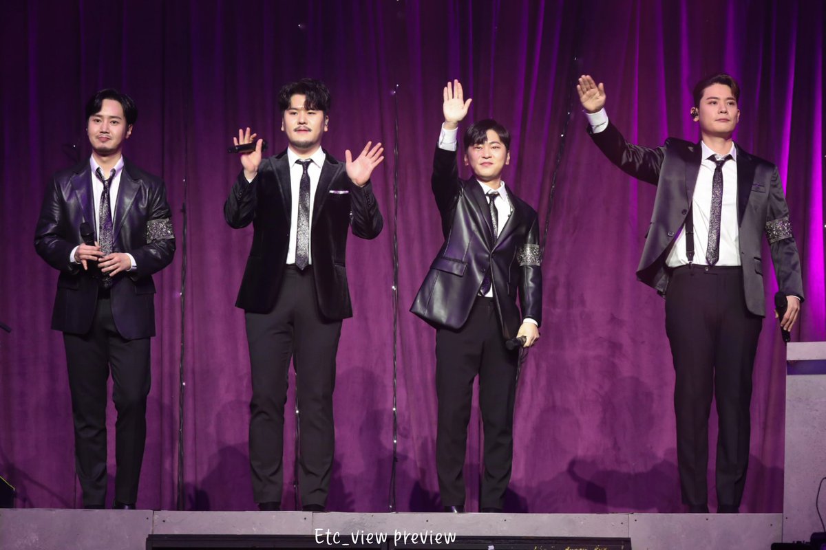 220115 라포엠 단독 콘서트 <ECLIPSE> 전주 프리뷰
#라포엠 #유채훈 #최성훈 #정민성 #박기훈 #LAPOEM
라포엠 최고다🤍