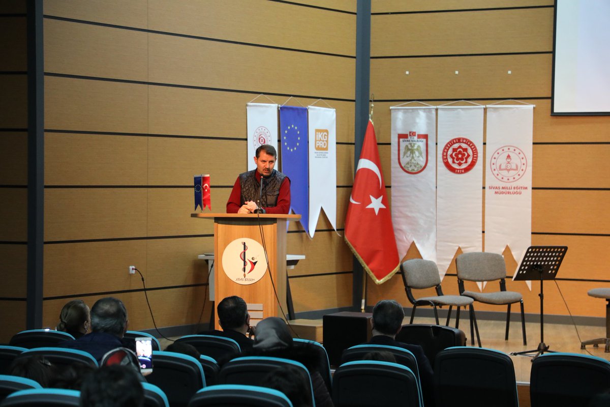 2️⃣ Program; Proje Koordinatörü Dr. Sezen Güleç’in proje bilgilendirme sunumu sonrası Sivas Cumhuriyet Üniversitesi Rektör Yardımcısı Prof. Dr. Hakan Yekbaş’ın konuşmaları ile sürdü.

Valimiz Salih Ayhan ise Valiliğimiz eş finansmanında yapılan projenin önemine vurgu yaptı.