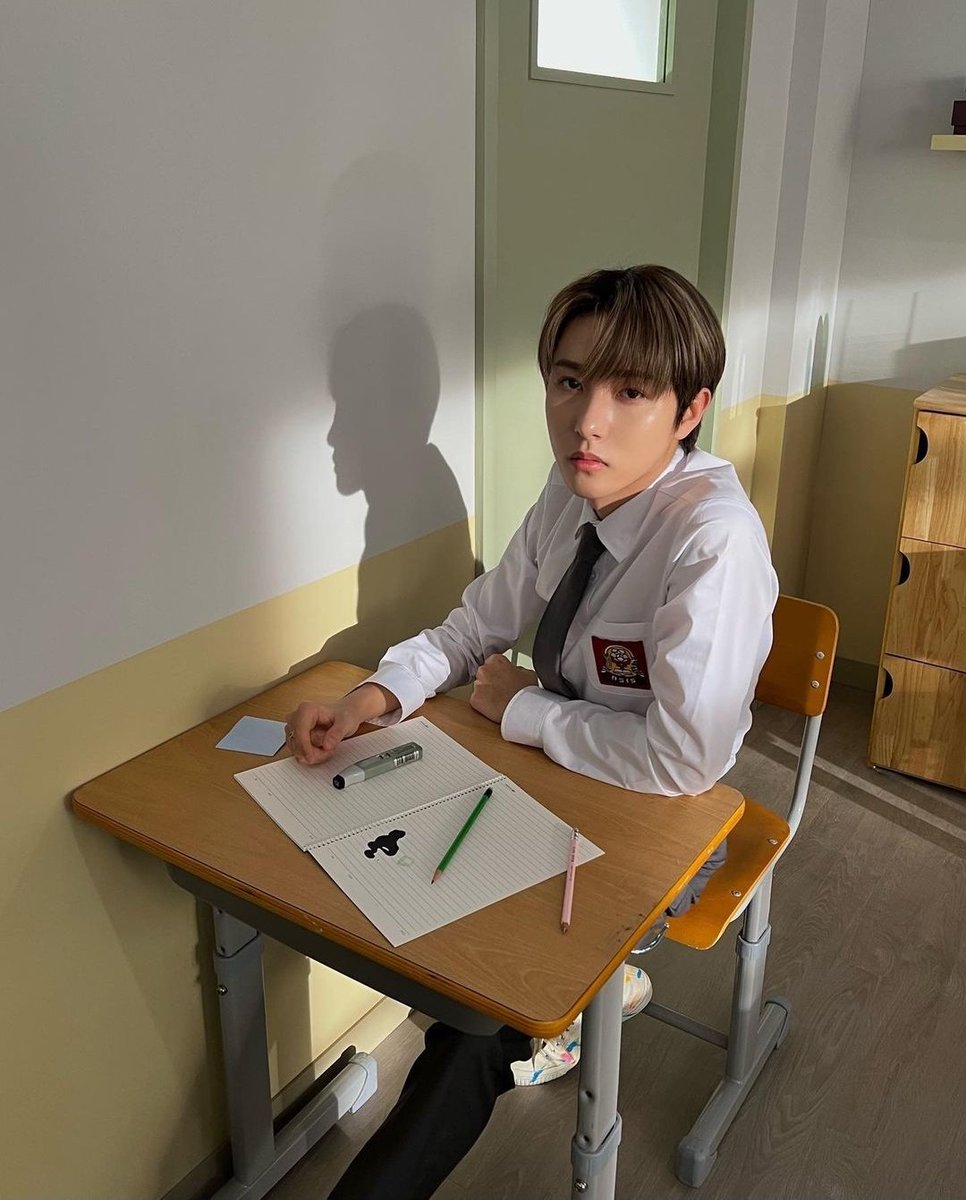 Renjun323_ID's tweet photo. [YELLOW323STAGRAM] 220115

"✏️📖" https://t.co/JryufAjnoK